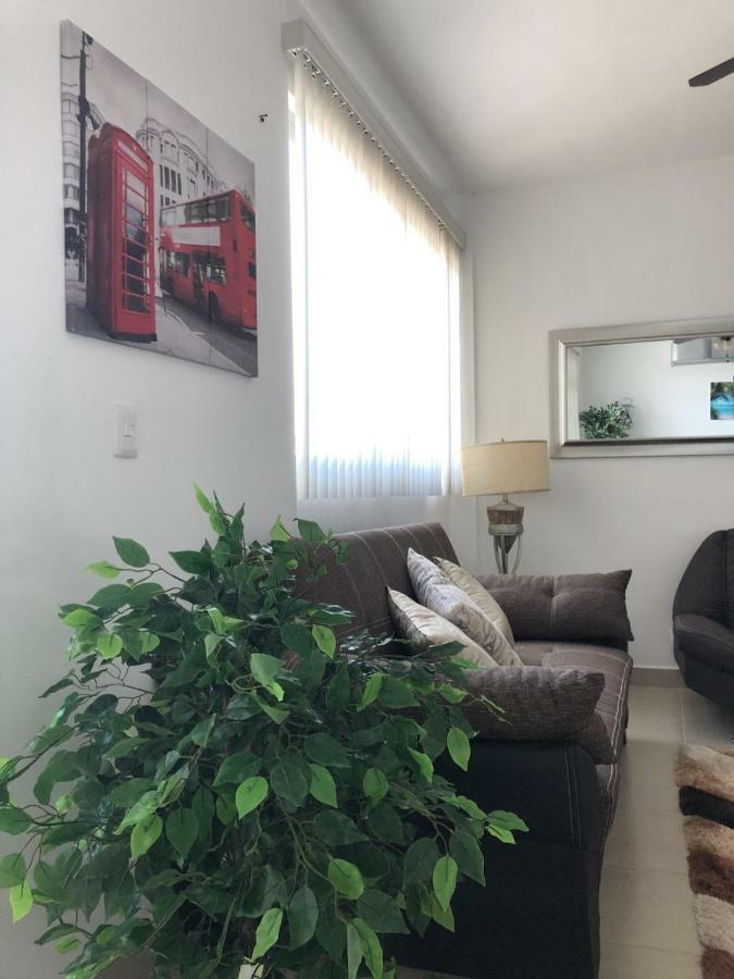 Star Castell Apartment Плая дел Кармен Екстериор снимка